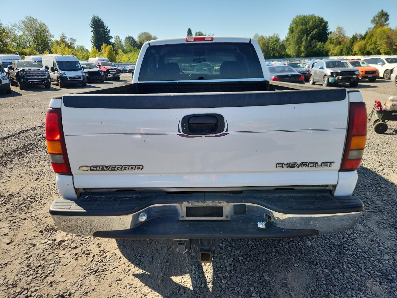 2002 Chevrolet Silverado C2500 Heavy Duty VIN: 1GCHC29U72E117463 Lot: 81401095