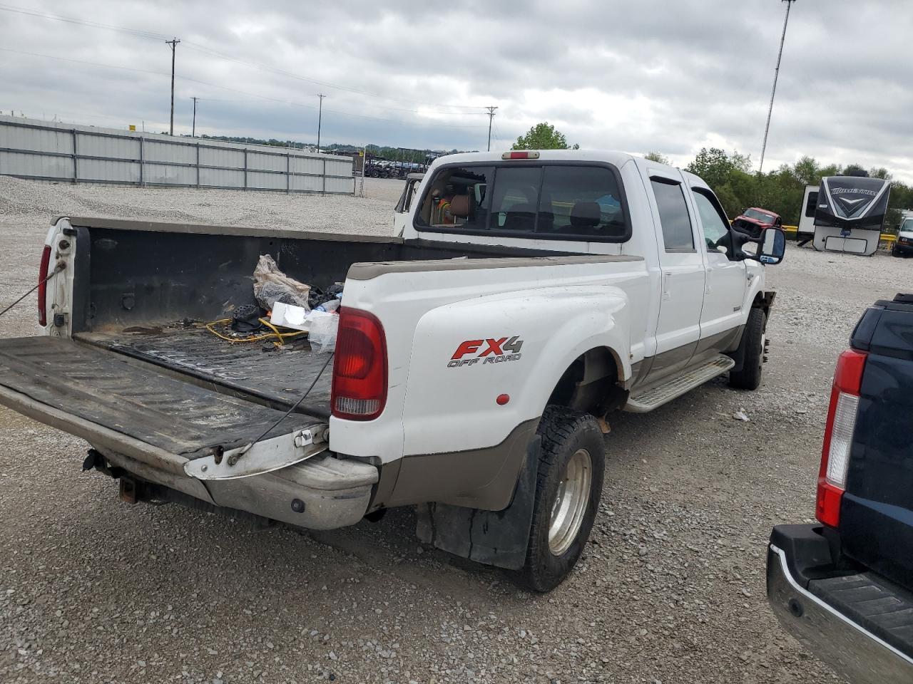 2005 Ford F350 Super Duty VIN: 1FTWW33P65EA28396 Lot: 81194565