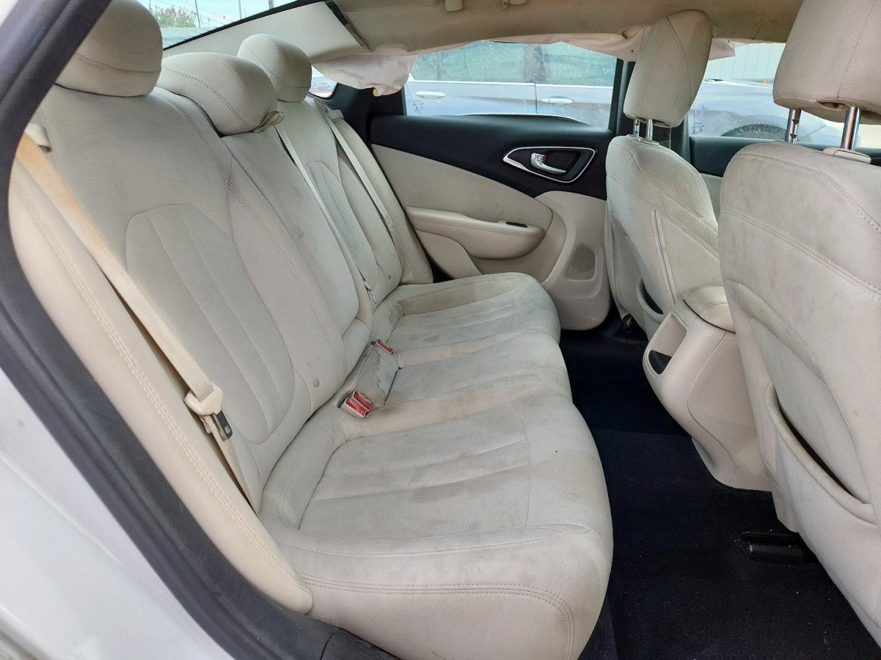 2015 Chrysler 200 Limited VIN: 1C3CCCAB5FN571571 Lot: 81831885