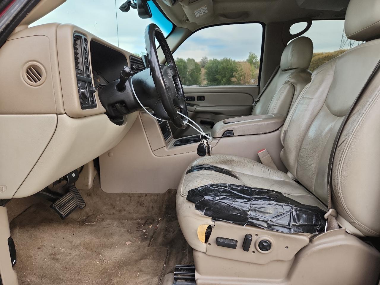 2005 Chevrolet Tahoe K1500 VIN: 1GNEK13T35R250256 Lot: 81262265