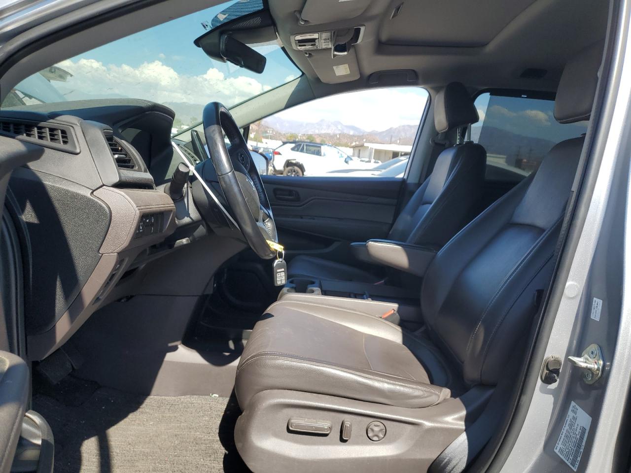 2021 Honda Odyssey Exl VIN: 5FNRL6H75MB005995 Lot: 83983575