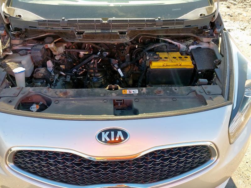 2016 KIA CARENS 3