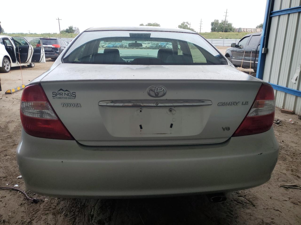 2004 Toyota Camry Le VIN: 4T1BF30KX4U569944 Lot: 81707915