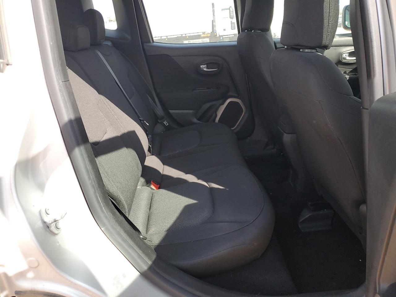2015 Jeep Renegade Sport VIN: ZACCJBAH0FPB58695 Lot: 84290785