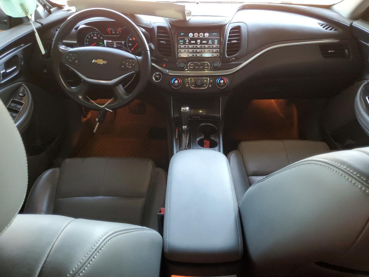 2018 Chevrolet Impala Lt VIN: 1G1105S33JU104297 Lot: 83801935