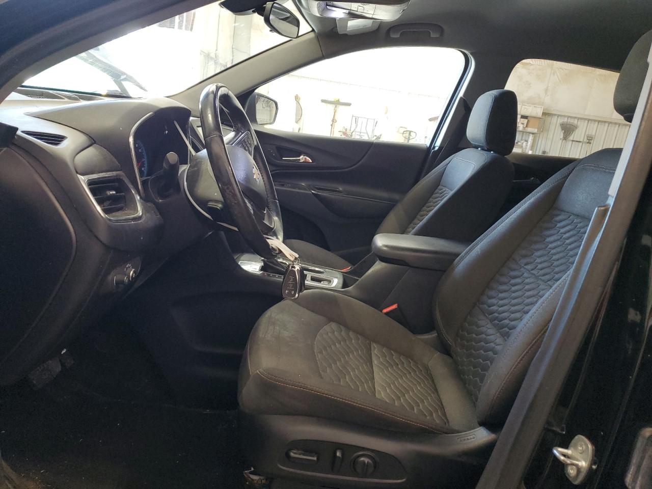 2018 Chevrolet Equinox Lt VIN: 2GNAXJEV2J6121879 Lot: 81395075