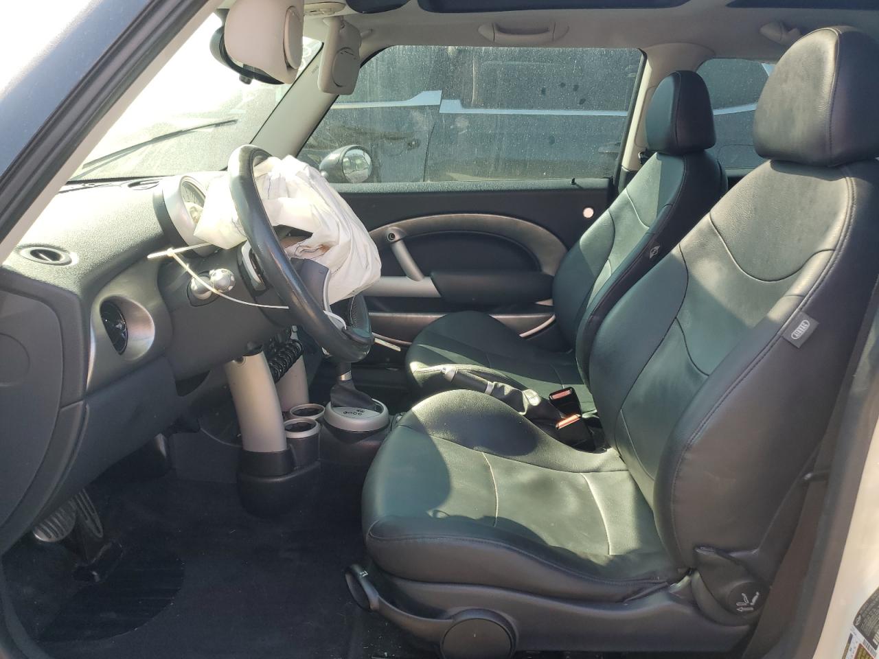 2006 Mini Cooper S VIN: WMWRE33526TJ37611 Lot: 81032835