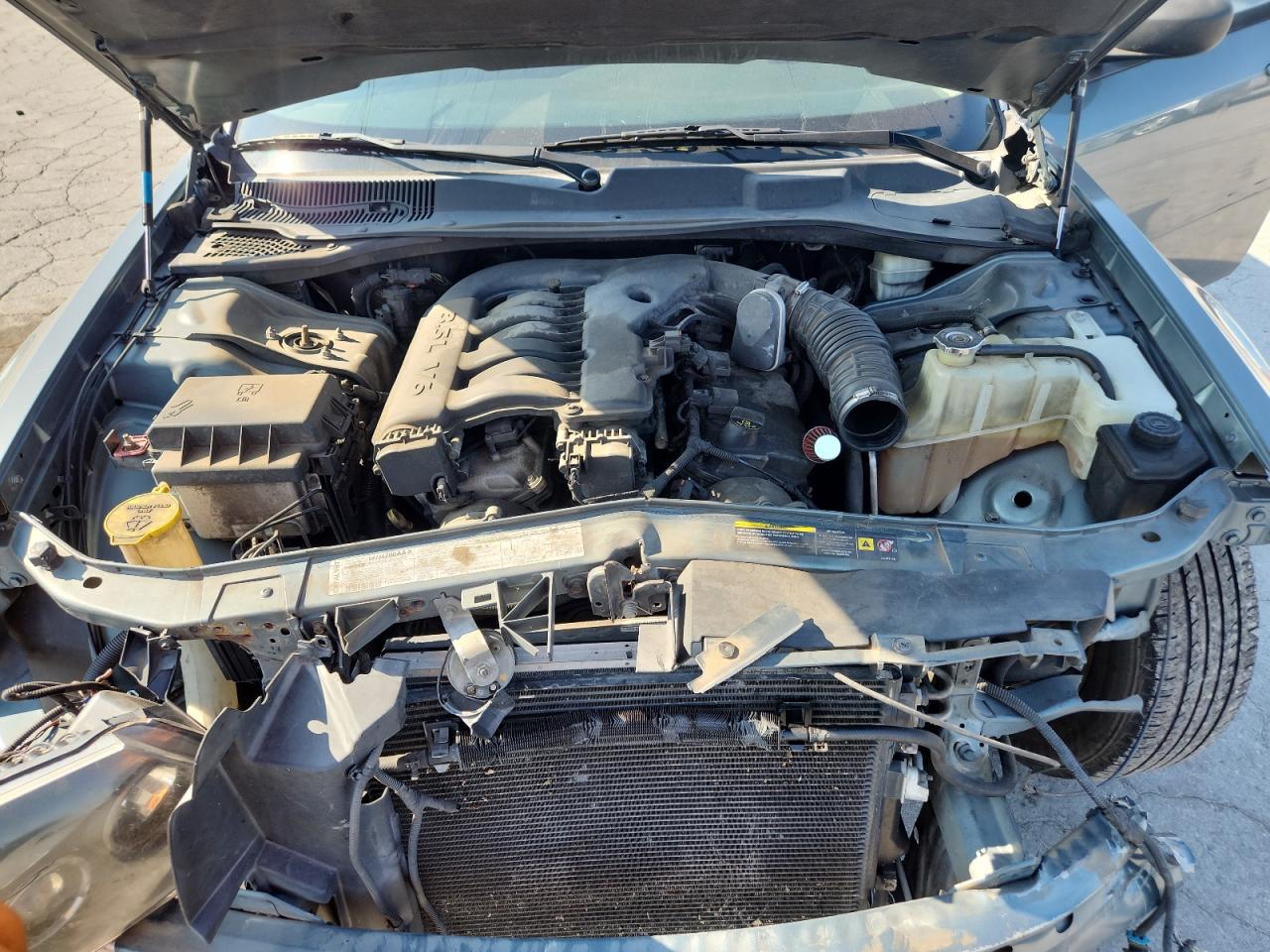 2005 Dodge Magnum Sxt VIN: 2D4FV48V35H570230 Lot: 80493115