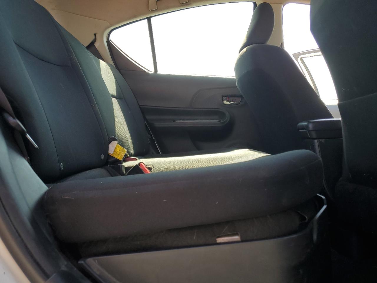 2017 Toyota Prius C VIN: JTDKDTB33H1597933 Lot: 81950075