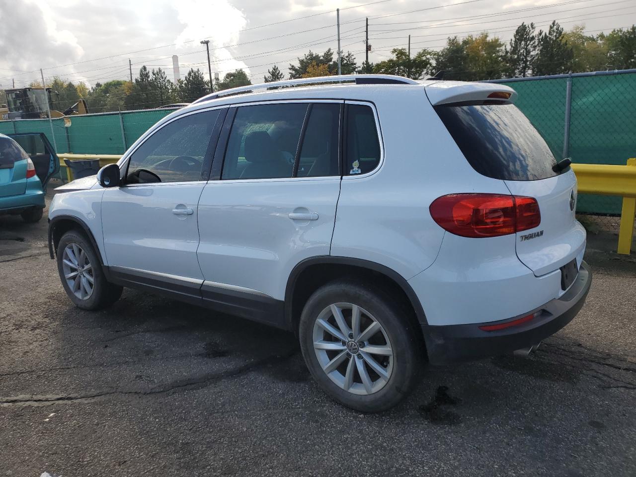 2017 Volkswagen Tiguan Wolfsburg white suv gasoline WVGSV7AX8HK010513 photo #3