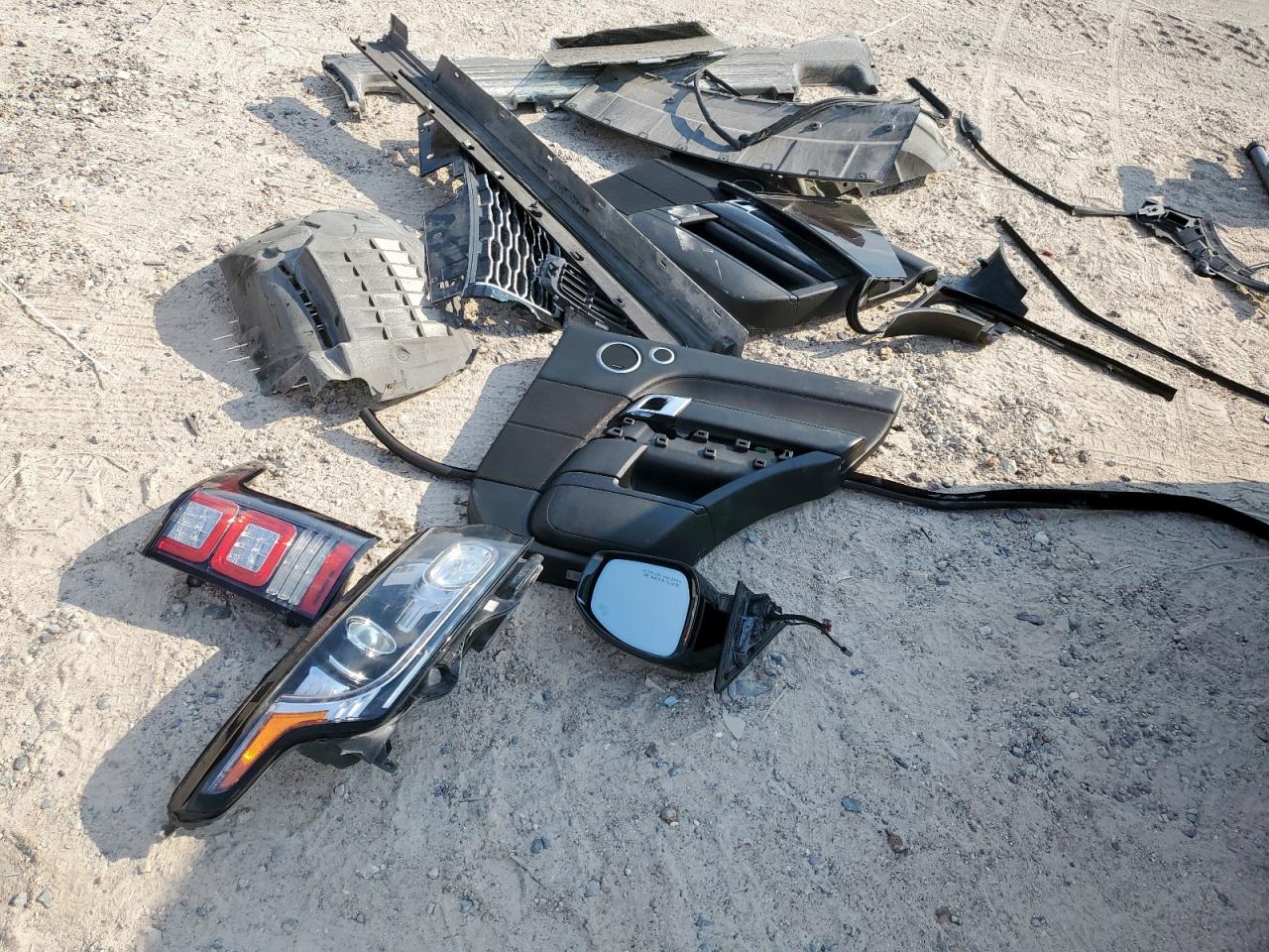 2016 Land Rover Range Rover Supercharged VIN: SALGS2EF3GA250024 Lot: 81067255