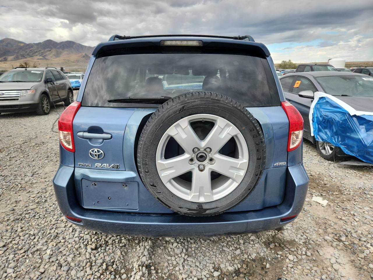 2007 Toyota Rav4 Sport VIN: JTMBK32V476026363 Lot: 71973565