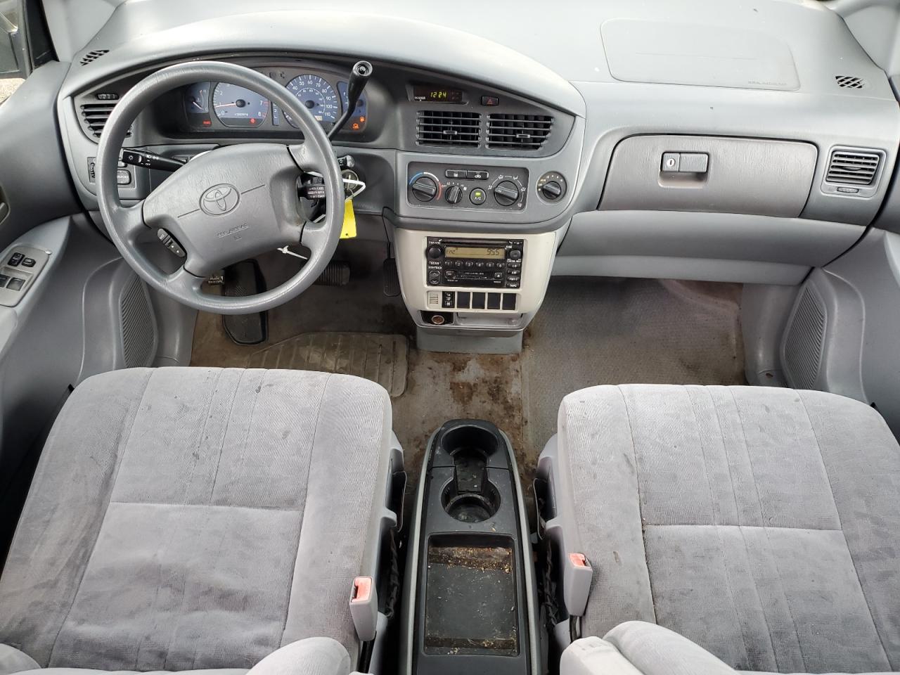 2001 Toyota Sienna Le VIN: 4T3ZF13C71U330670 Lot: 80197355