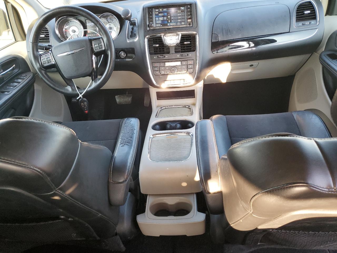 2014 Chrysler Town & Country Touring L VIN: 2C4RC1CG5ER453721 Lot: 81002095