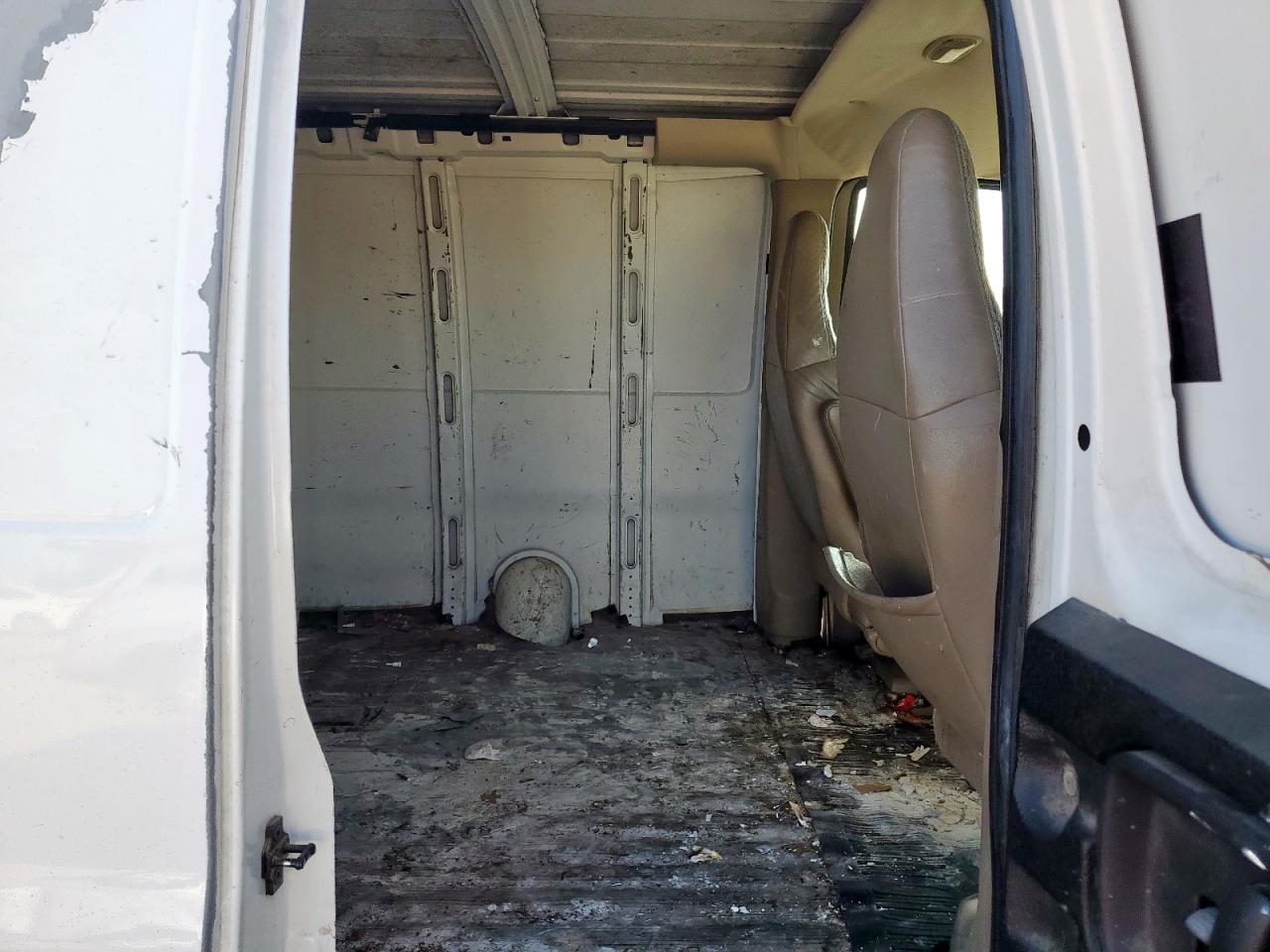 2004 Chevrolet Express G2500 VIN: 1GCGG25V341108218 Lot: 72058605