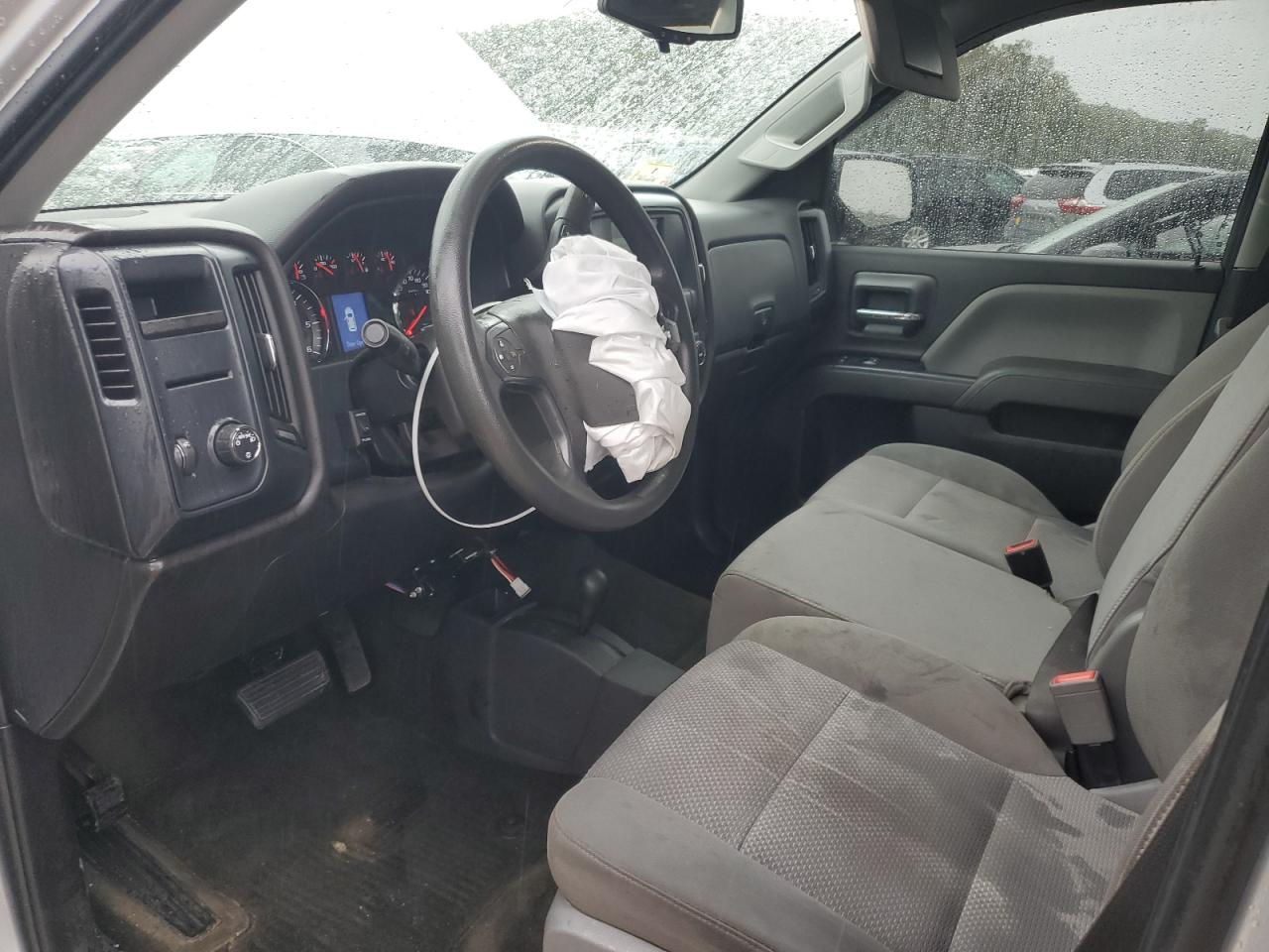 2018 Chevrolet Silverado K1500 Custom VIN: 1GCVKPEC0JZ139943 Lot: 83831655