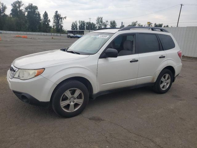  SUBARU FORESTER 2012 Biały