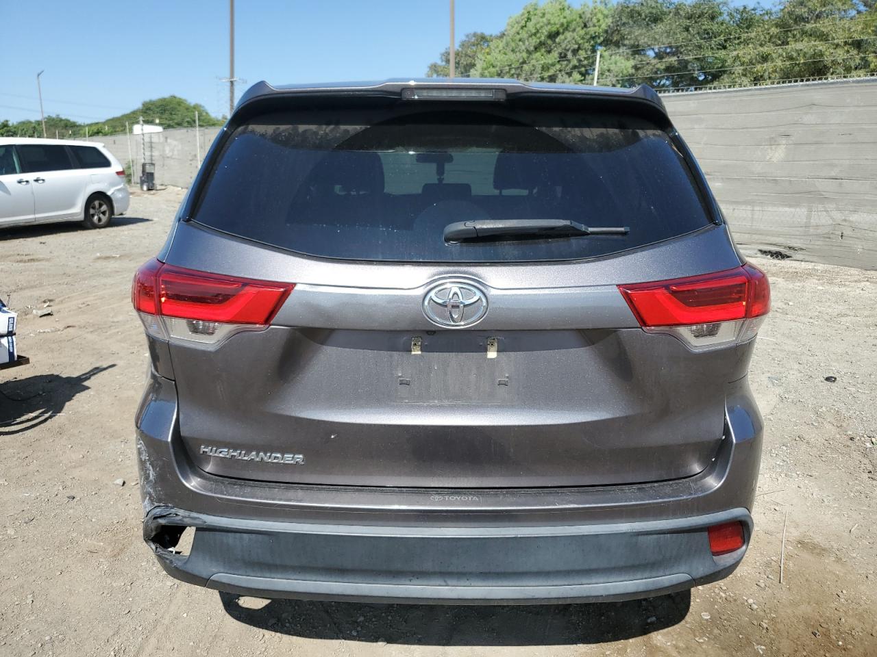 2019 Toyota Highlander Le VIN: 5TDZARFH3KS053877 Lot: 83978835