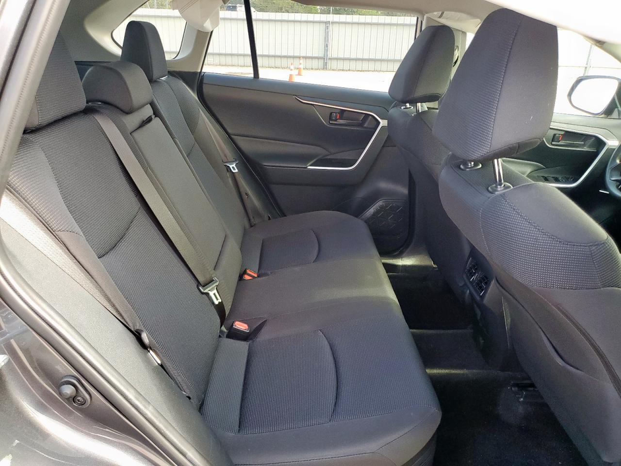 2021 Toyota Rav4 Le VIN: JTMLWRFV4MD121020 Lot: 81893375