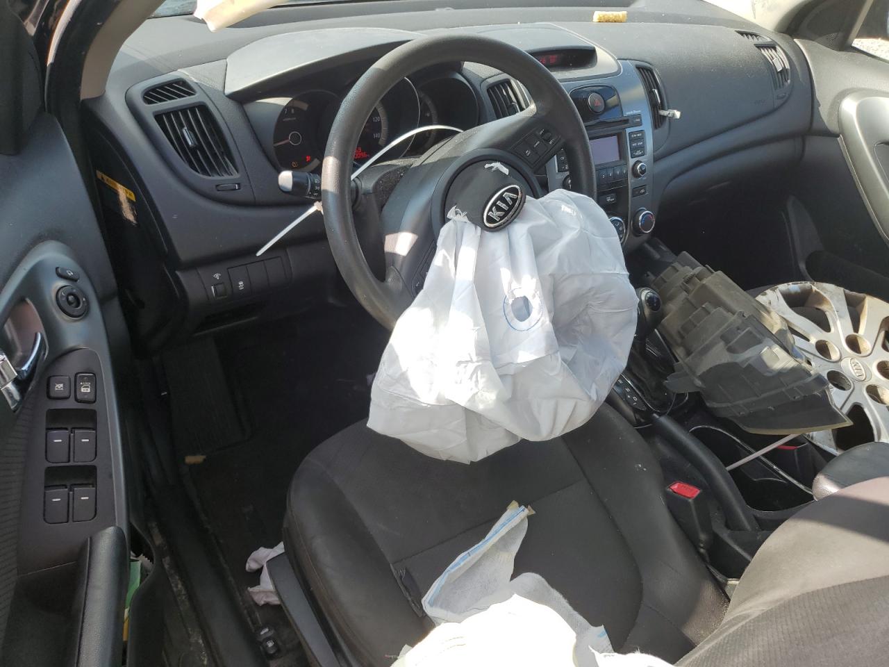 2013 Kia Forte Ex VIN: KNAFU4A28D5735725 Lot: 84194345