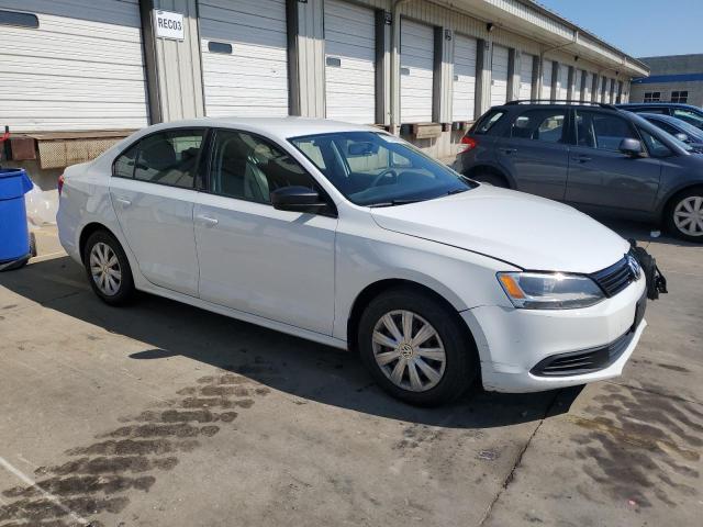 Sedans VOLKSWAGEN JETTA 2014 White