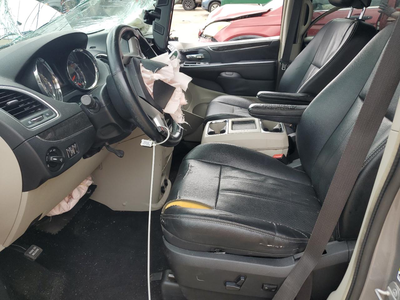 2015 Chrysler Town & Country Touring L VIN: 2C4RC1CG4FR617669 Lot: 81707745