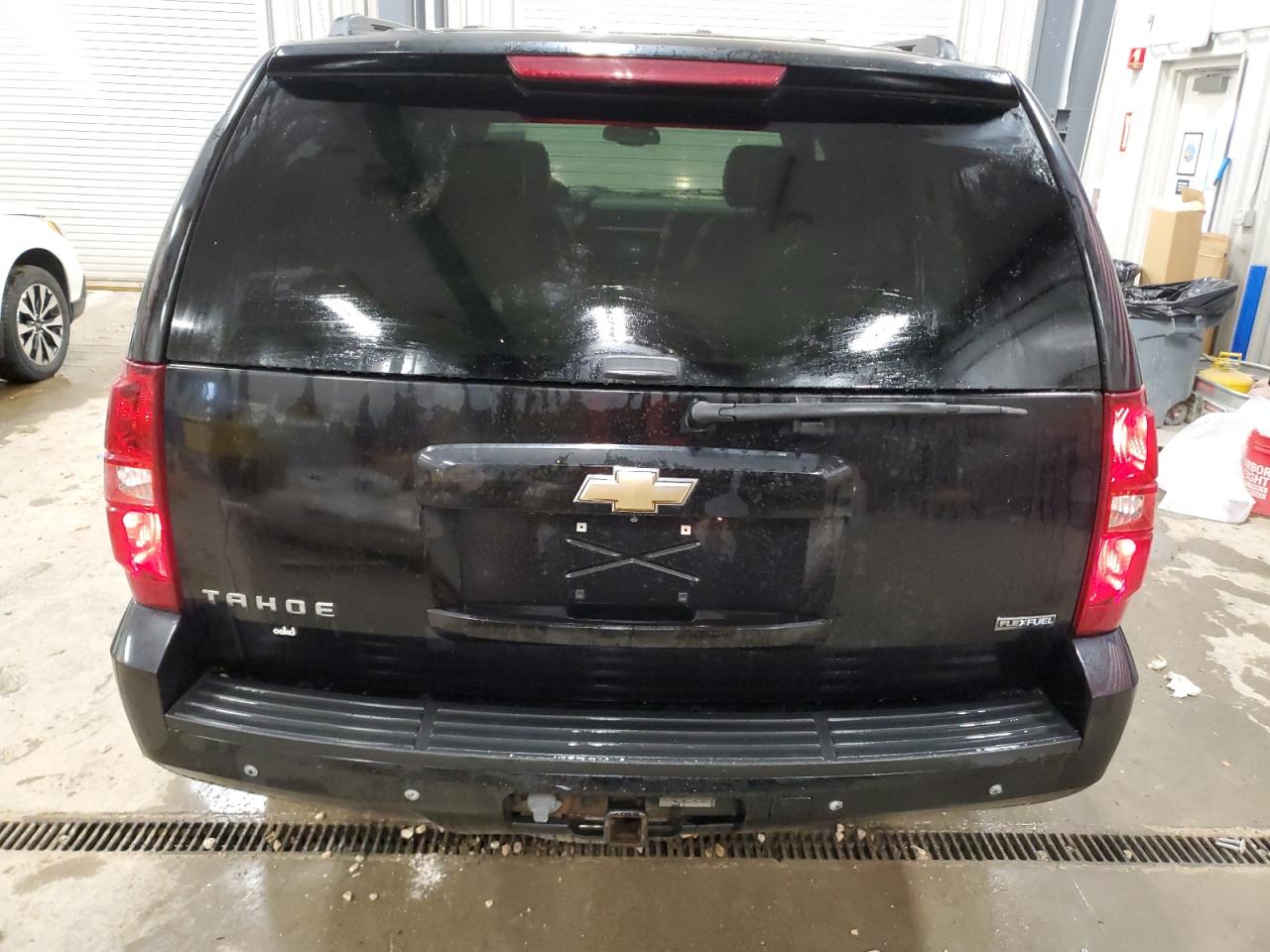 2008 Chevrolet Tahoe K1500 VIN: 1GNFK13038J157413 Lot: 71207145