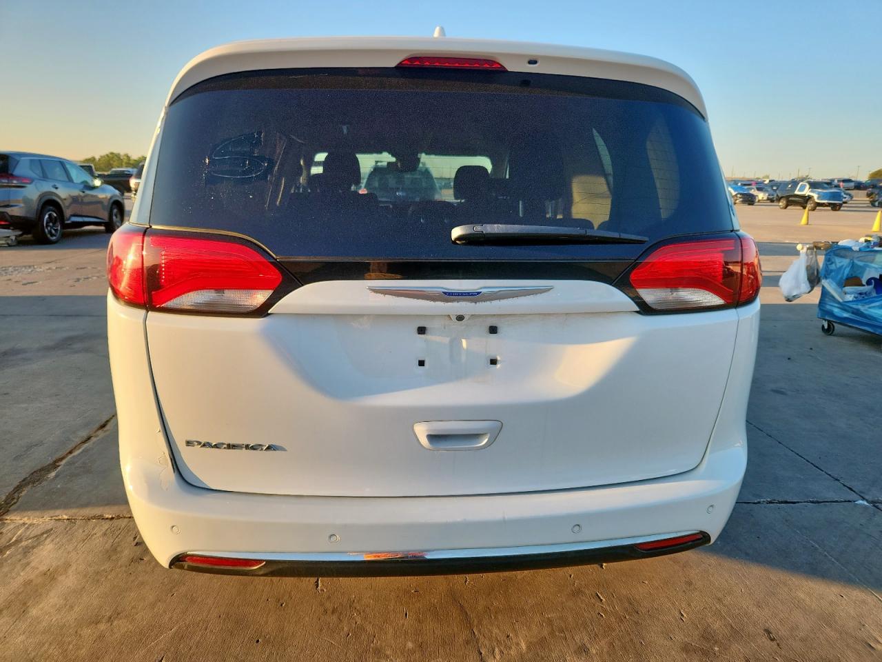 2019 Chrysler Pacifica Touring Plus VIN: 2C4RC1FG1KR708095 Lot: 71438195