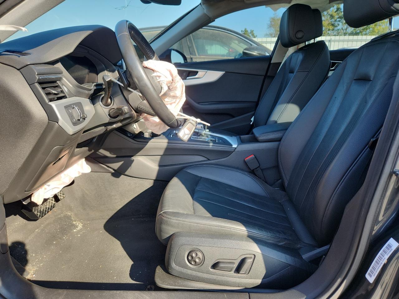 2017 Audi A4 Premium VIN: WAUDNAF48HN051325 Lot: 80545875