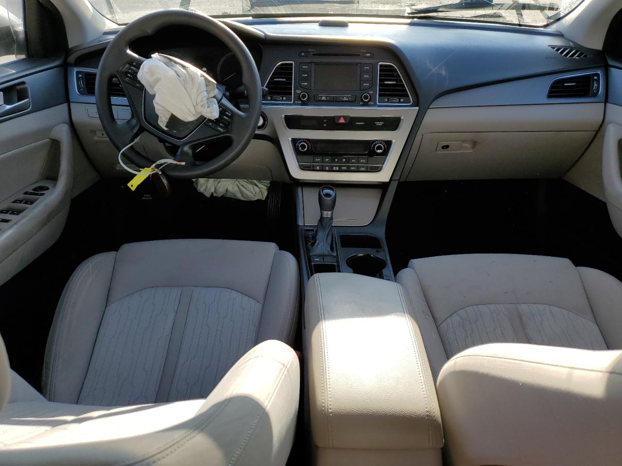 2016 Hyundai Sonata Hybrid VIN: KMHE24L12GA036641 Lot: 83823845