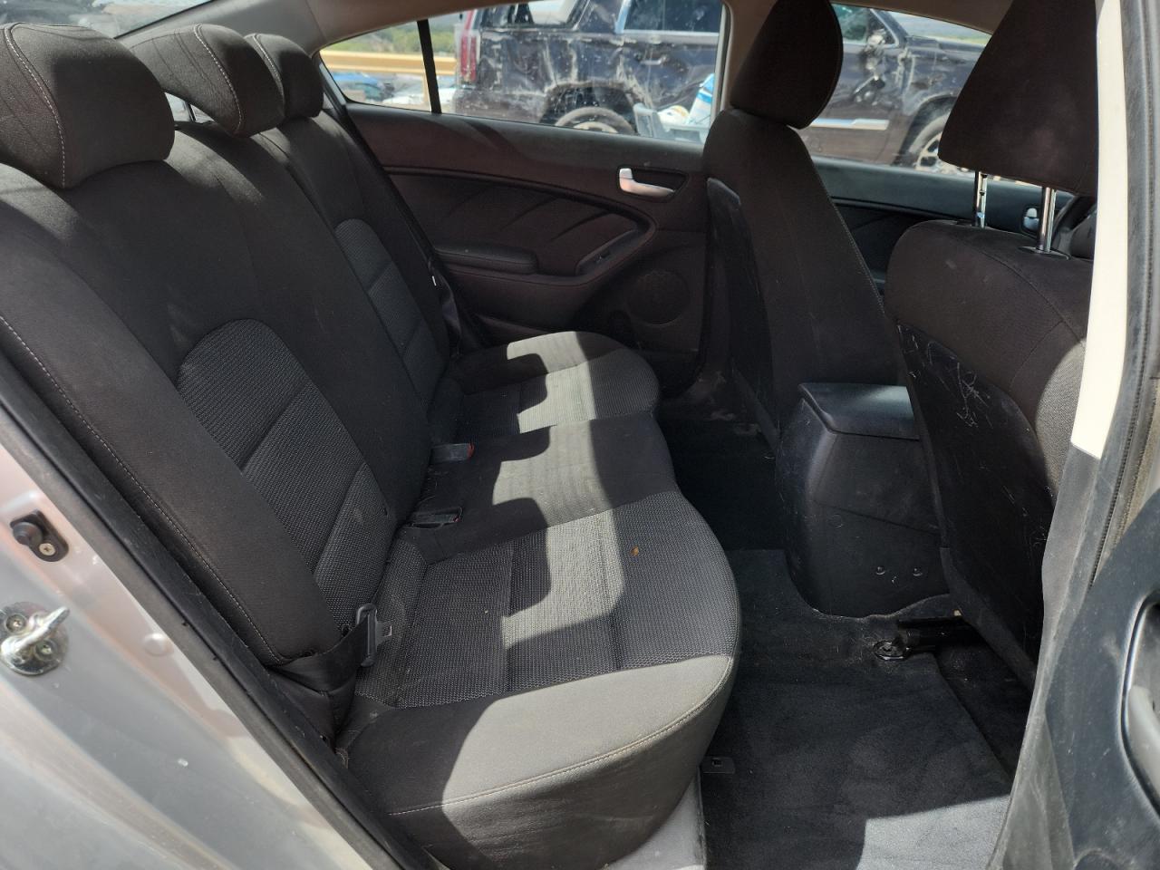 2018 Kia Forte Lx VIN: 3KPFK4A70JE195338 Lot: 71860595