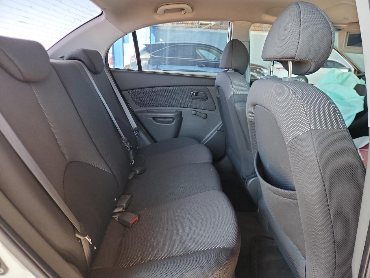 2007 Kia Rio Base VIN: KNADE123576217161 Lot: 81800725
