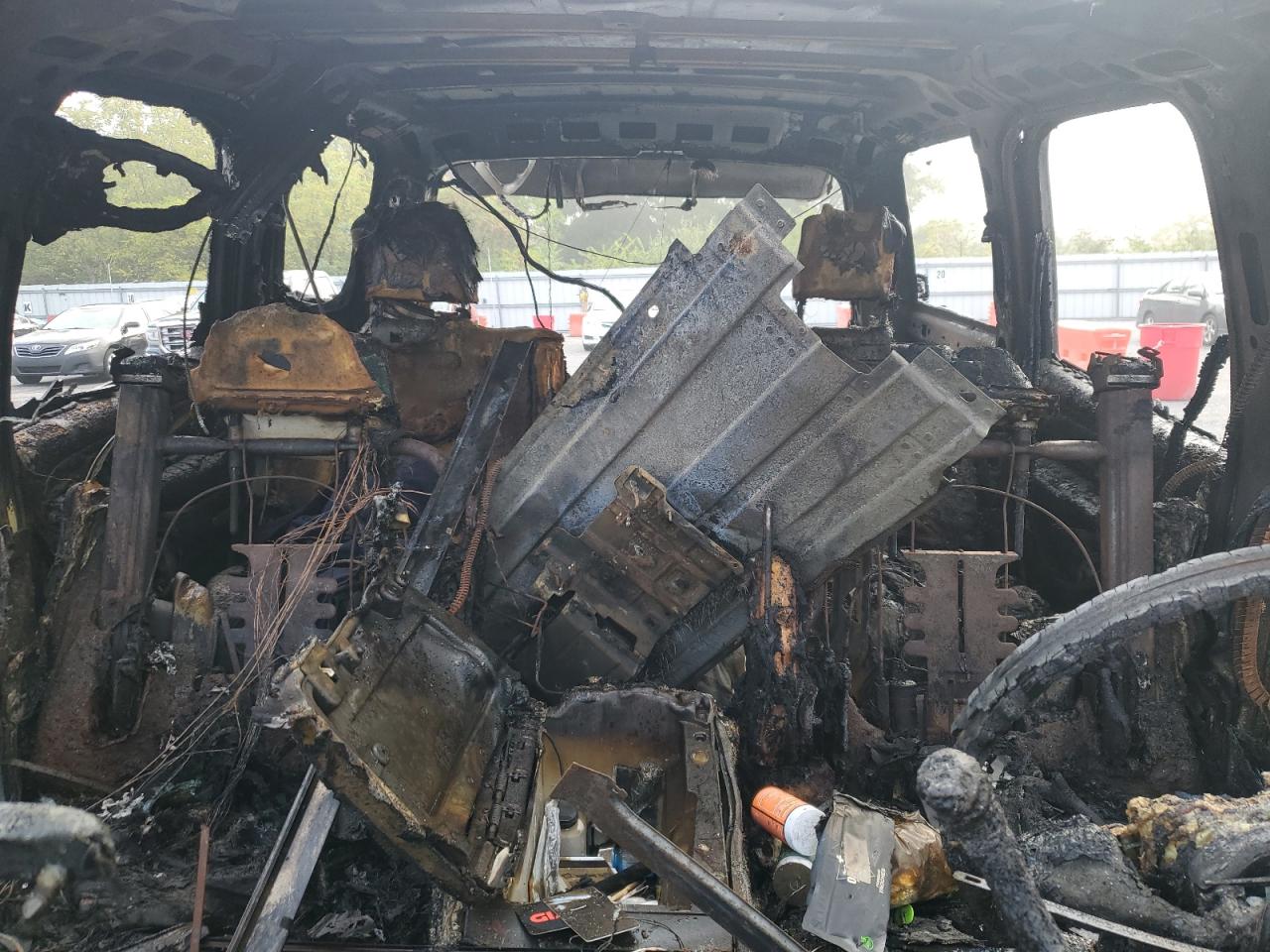 2005 Cadillac Escalade Luxury VIN: 1GYEK63N05R232900 Lot: 70691685