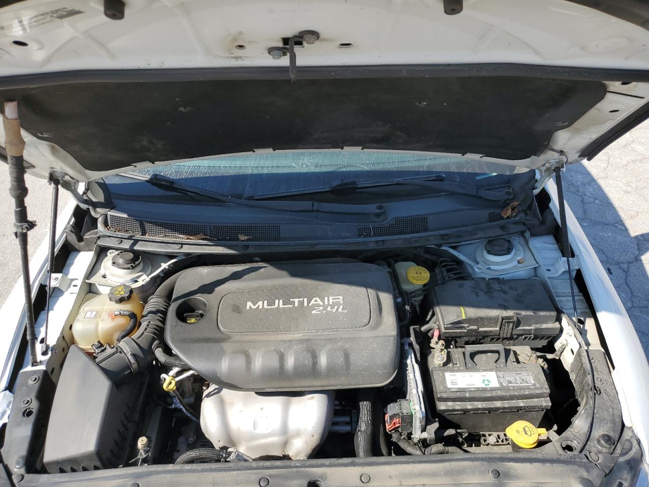 2015 Chrysler 200 Limited VIN: 1C3CCCAB7FN592325 Lot: 81493525