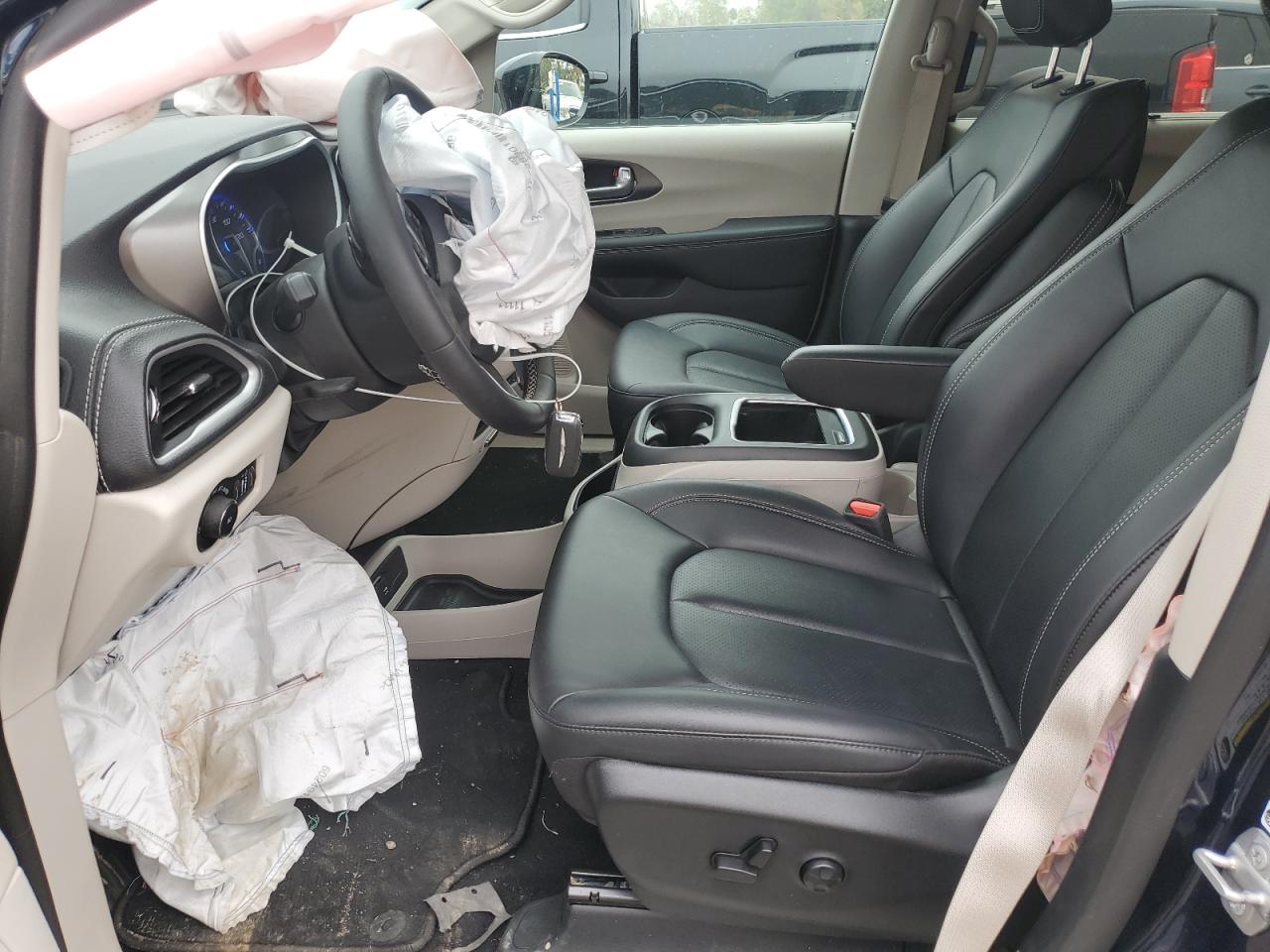 2024 Chrysler Pacifica Touring L VIN: 2C4RC3BG0RR193554 Lot: 83958105