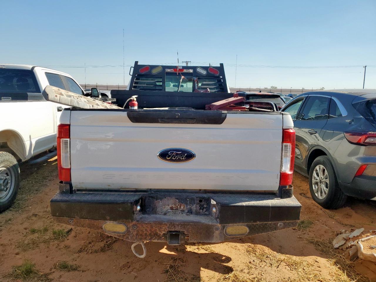 2017 Ford F350 Super Duty VIN: 1FT8W3BTXHEE28425 Lot: 84222425
