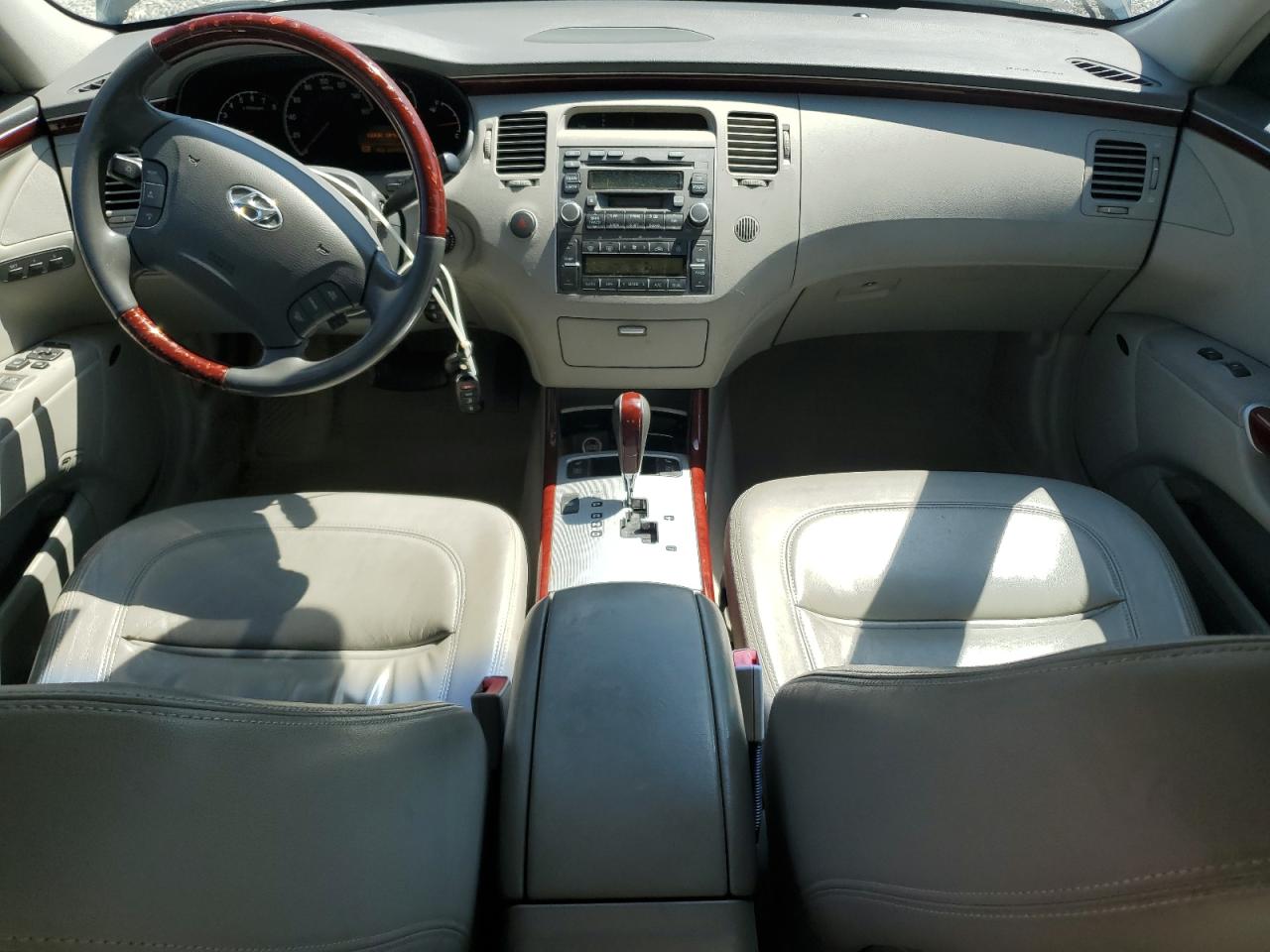 2006 Hyundai Azera Se VIN: KMHFC46F86A118980 Lot: 70759875