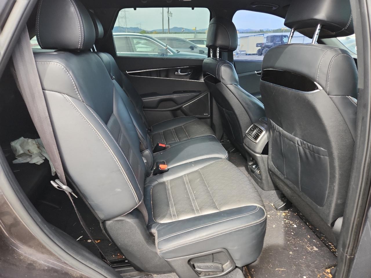 2017 Kia Sorento Sx VIN: 5XYPKDA51HG322954 Lot: 81589425