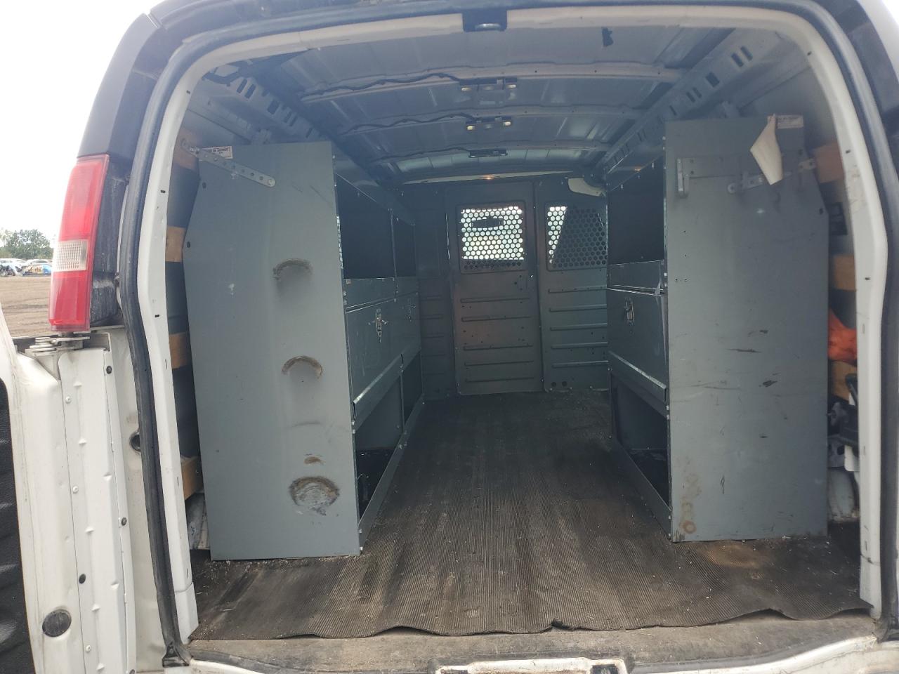 2017 GMC Savana G2500 VIN: 1GTW7AFF8H1906300 Lot: 84240055