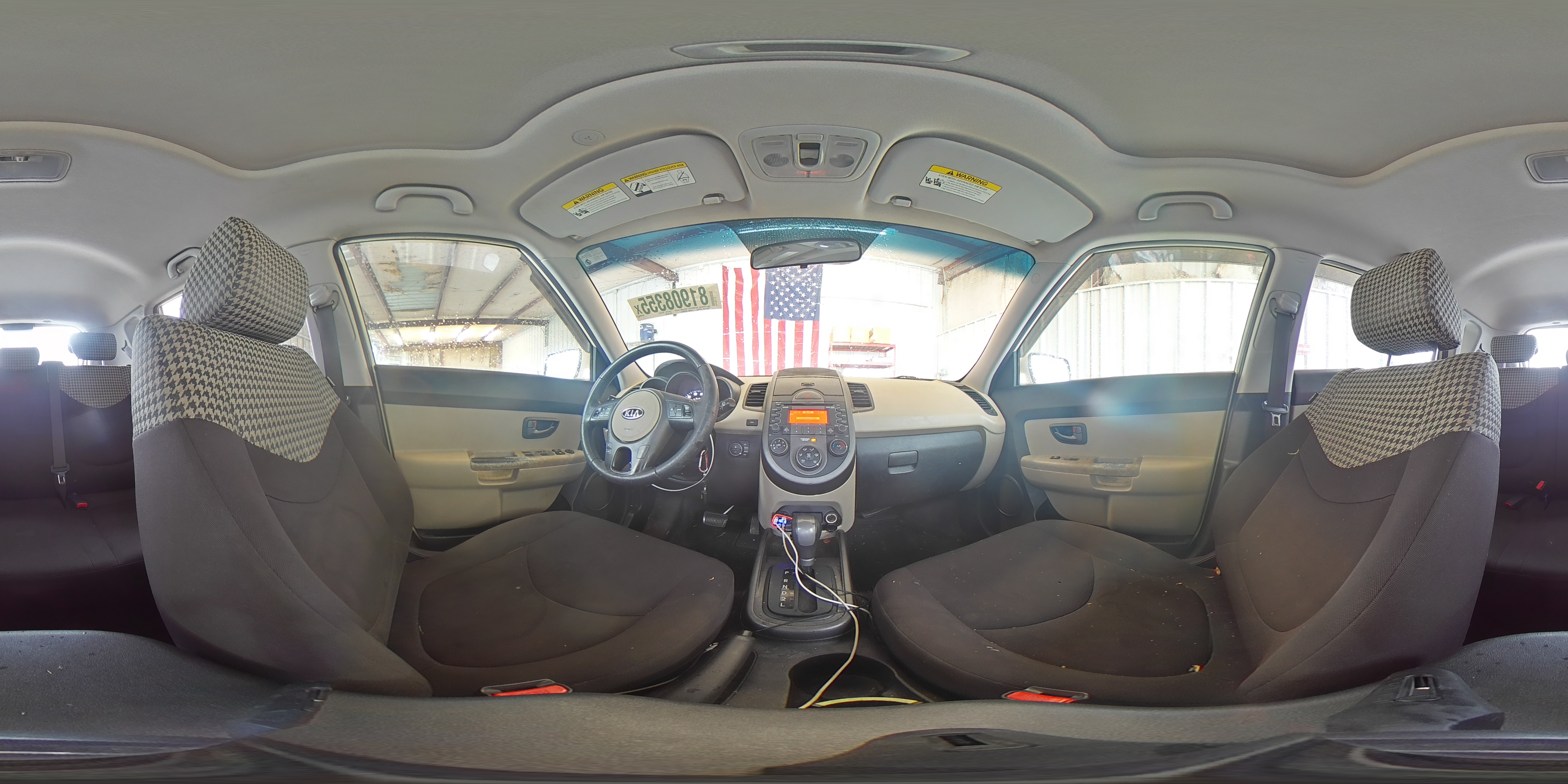 2010 Kia Soul + VIN: KNDJT2A28A7044196 Lot: 81908355