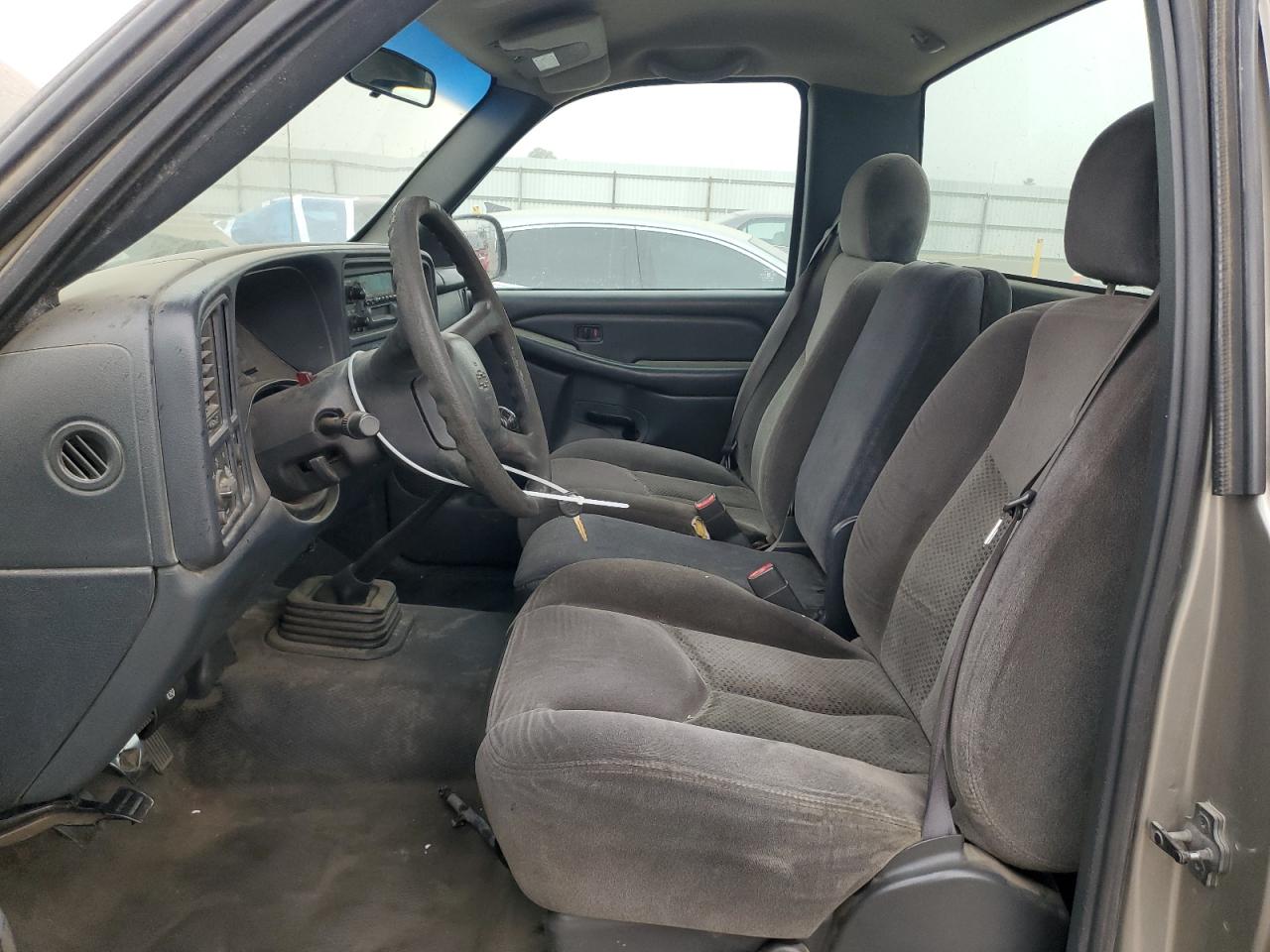 2000 Chevrolet Silverado C1500 VIN: 1GCEC14W9YZ357279 Lot: 81490685