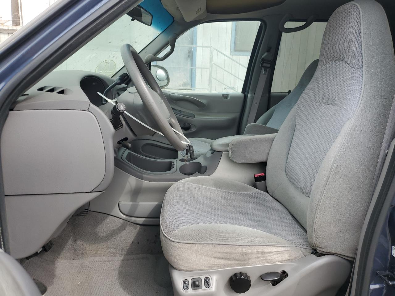 1998 Ford Expedition VIN: 1FMRU18W1WLB22332 Lot: 81282955