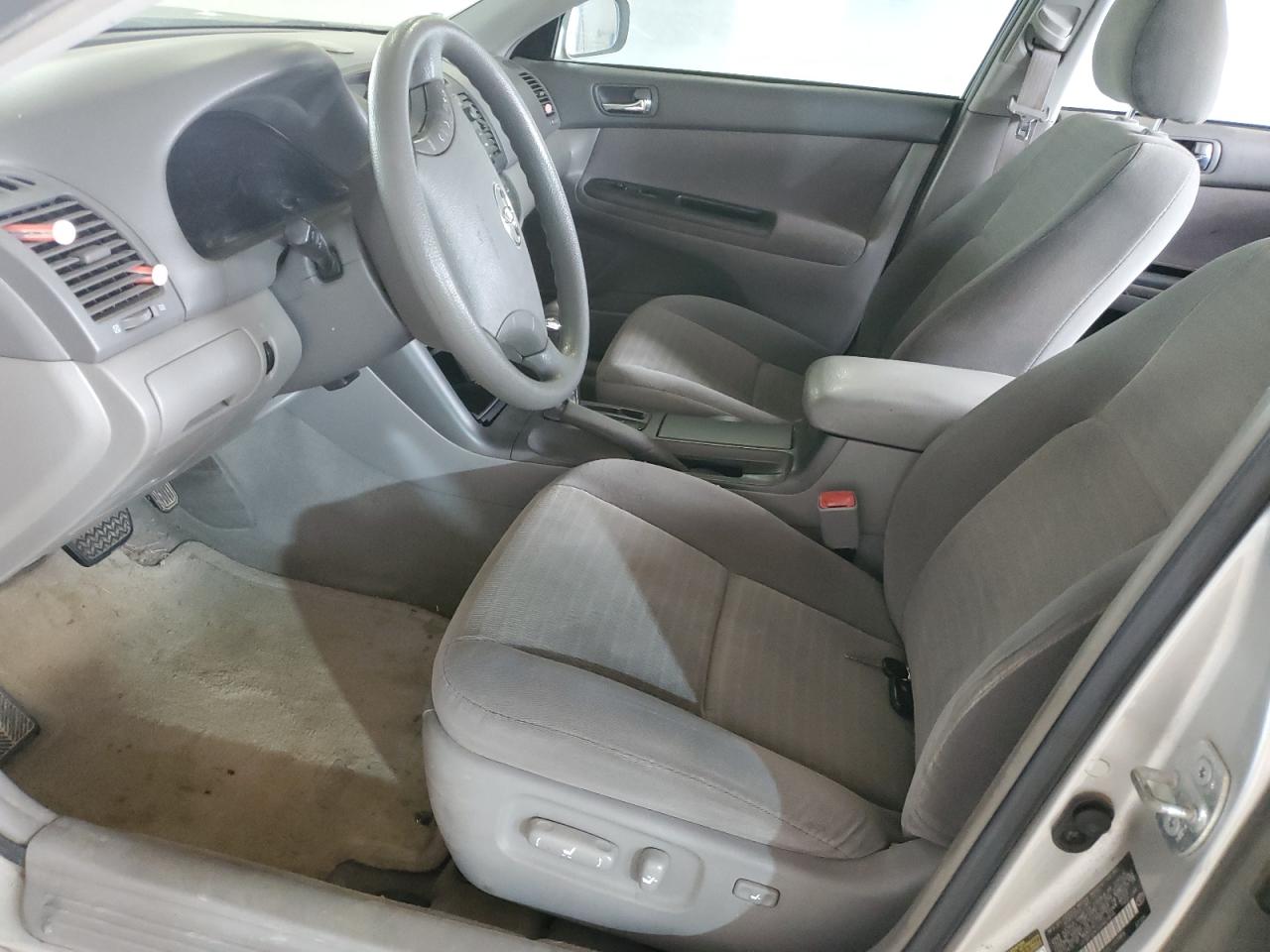 2005 Toyota Camry Le VIN: 4T1BF32K25U601915 Lot: 71501335