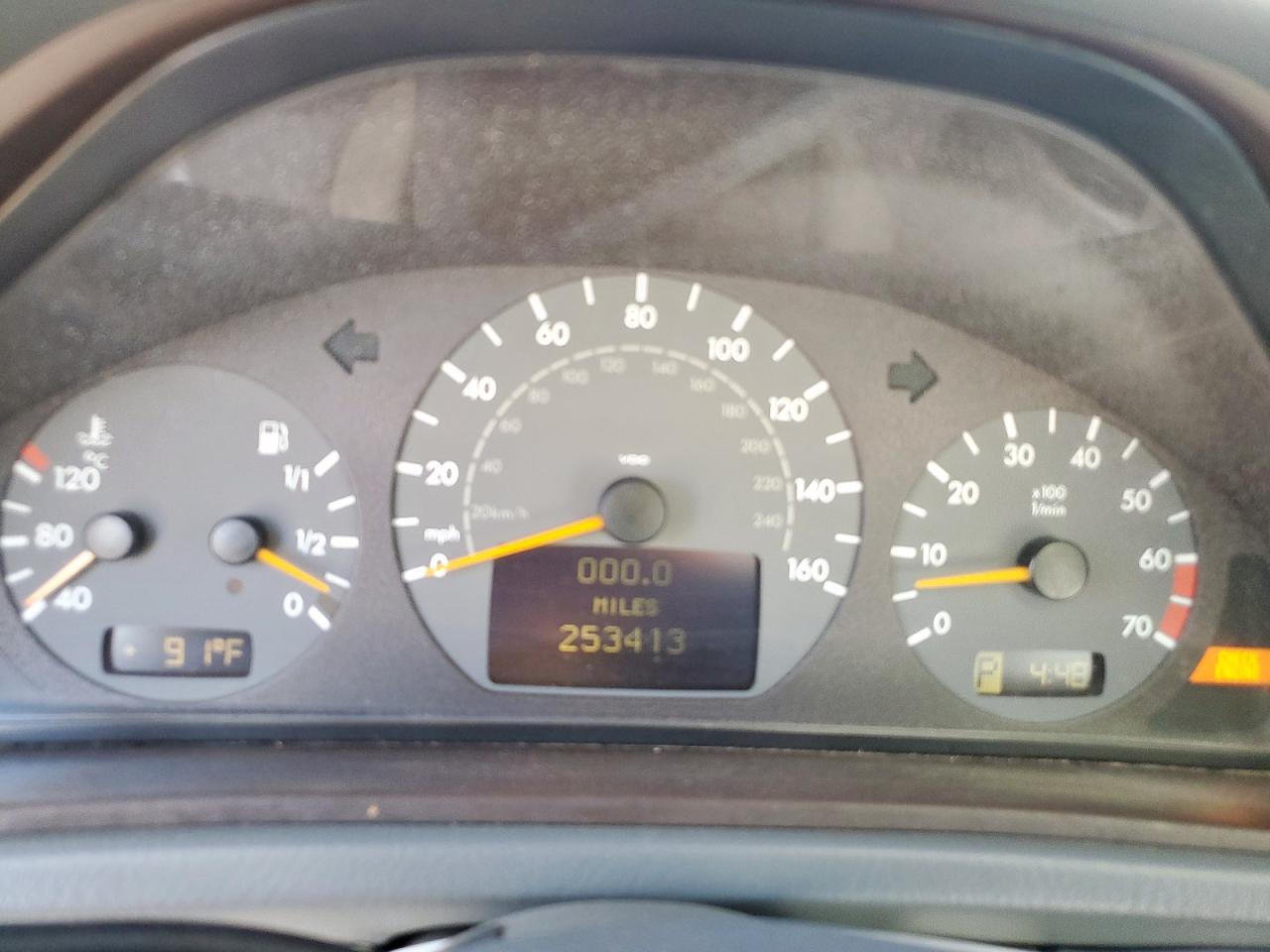 2000 Mercedes-Benz Clk 430 VIN: WDBLJ70GXYF127281 Lot: 82143305