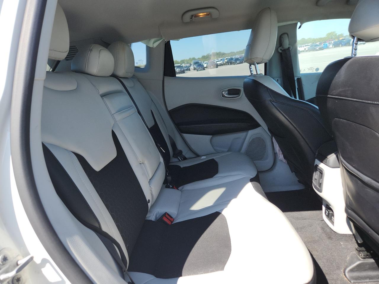 2018 Jeep Compass Latitude VIN: 3C4NJDBB8JT175352 Lot: 71740325