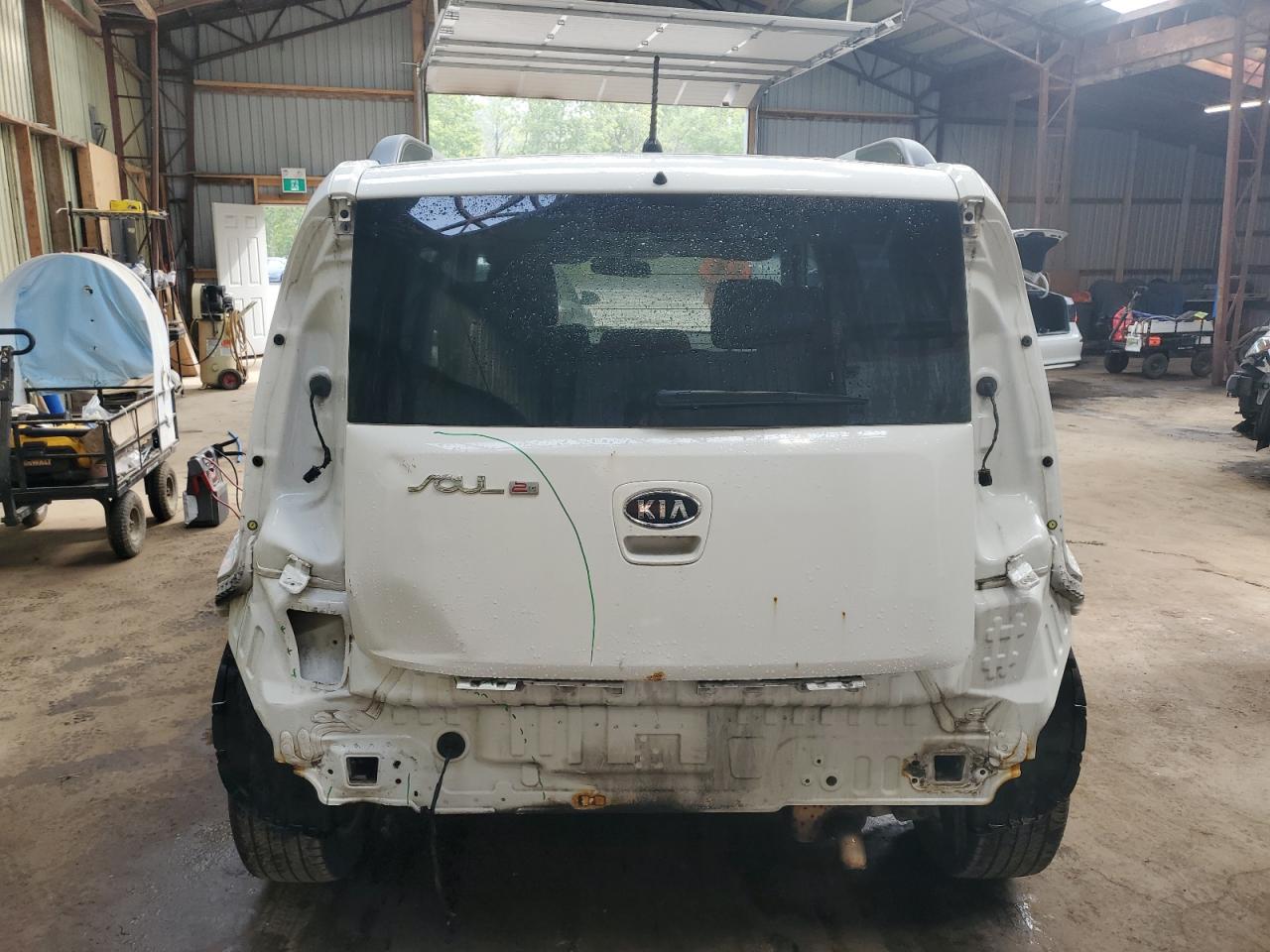 2011 Kia Soul + VIN: KNDJT2A21B7347807 Lot: 80338115