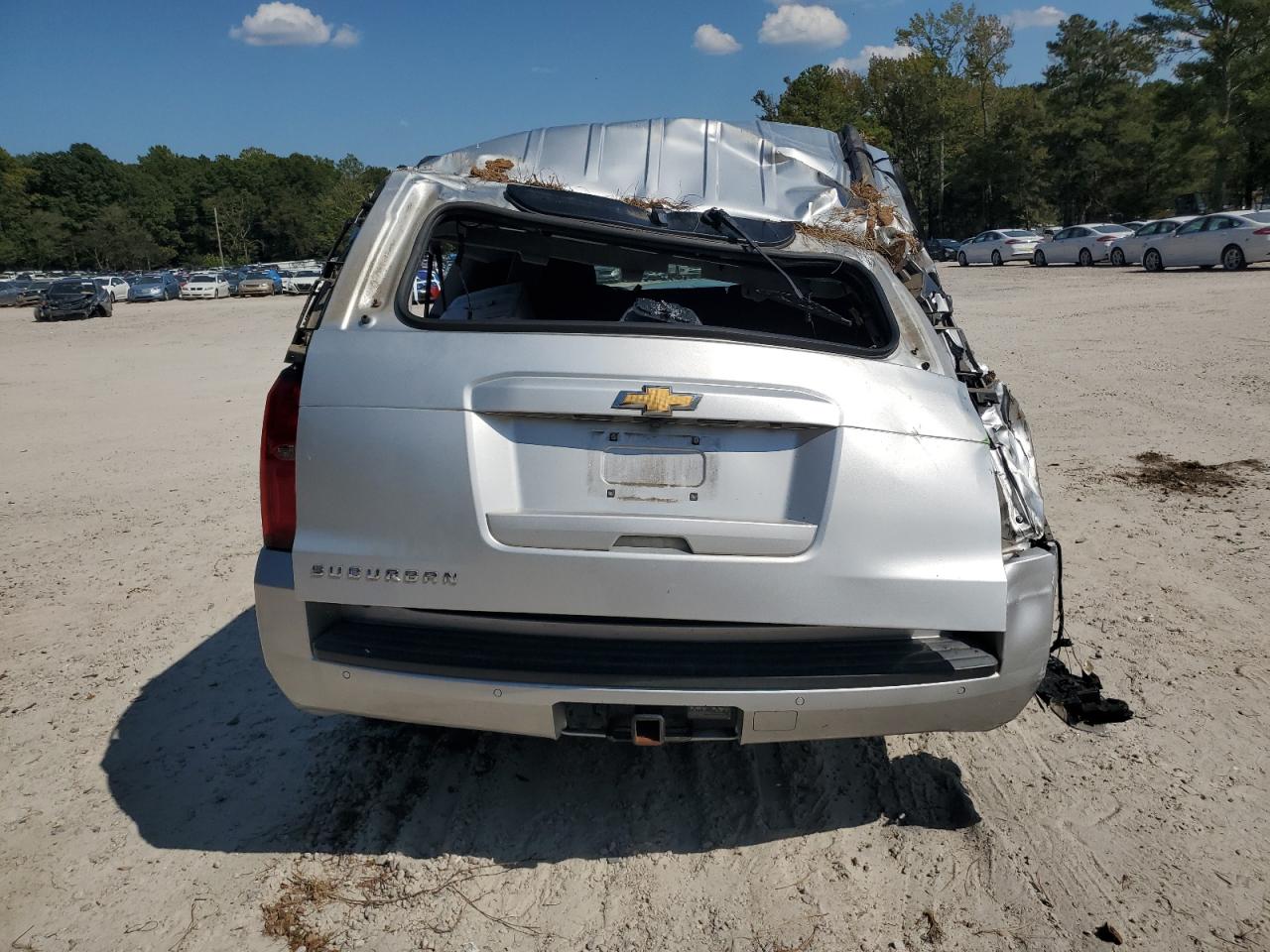 2018 Chevrolet Suburban C1500 Lt VIN: 1GNSCHKC9JR237158 Lot: 83975075