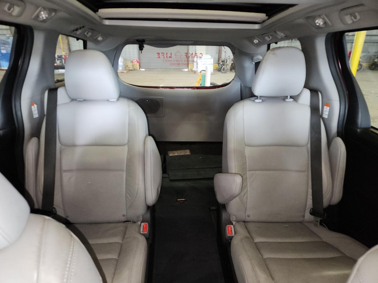 2016 Toyota Sienna Xle VIN: 5TDYK3DC5GS736829 Lot: 72064535