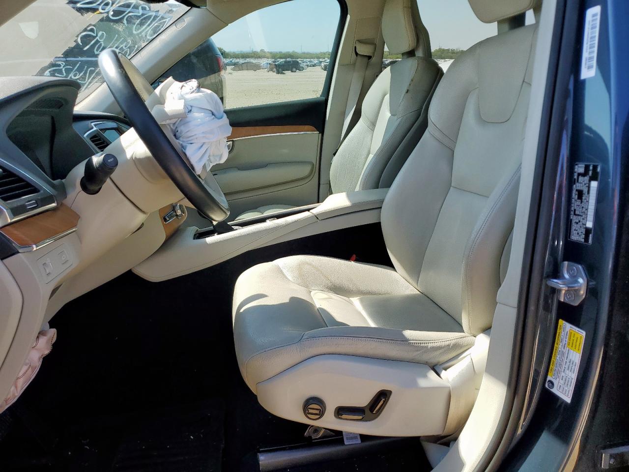 2021 Volvo Xc90 T5 Momentum VIN: YV4102CK3M1691695 Lot: 84833295