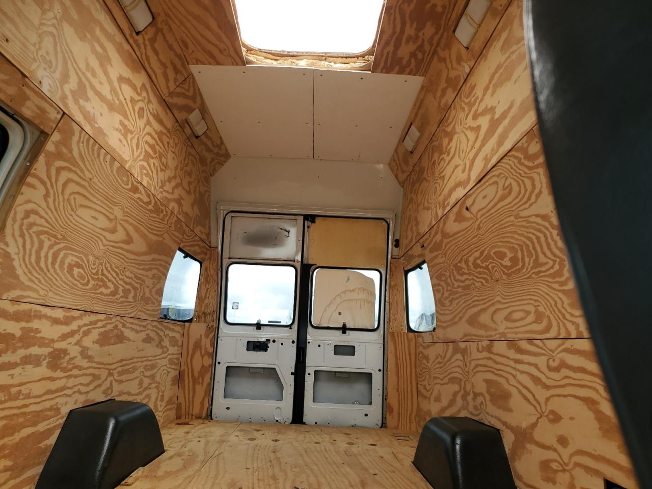 2002 Dodge Ram Van B3500 VIN: 2B7LB31Z62K117167 Lot: 71602835